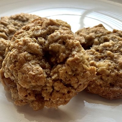 Apple Cinnamon Oat Cookie