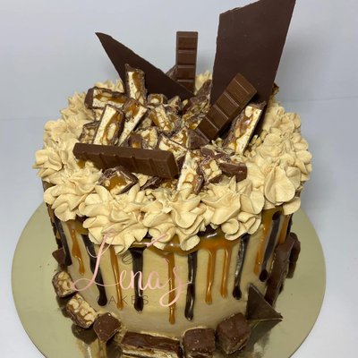 Snickers Cake