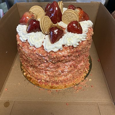 Strawberry Crunch Cake