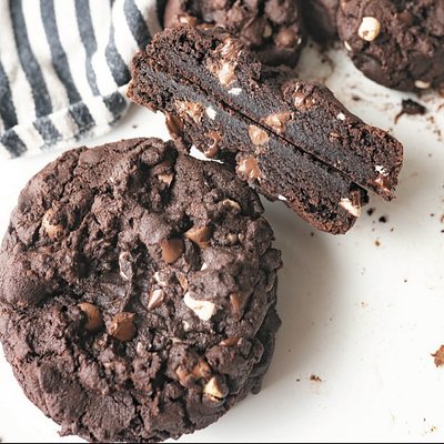 Triple Chocolate Chip Cookies 