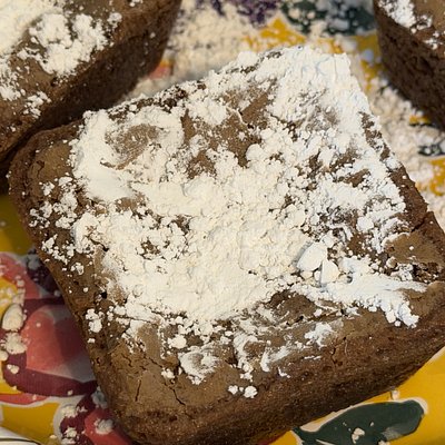 Powdered Sugar Brownie - Single