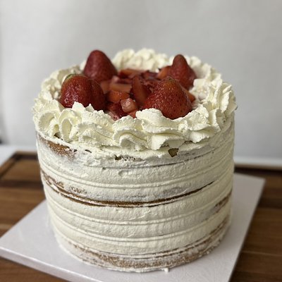 6-8 Servings Strawberry Shortcake – Bayou Bakes Style