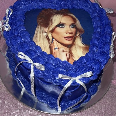 Custom Cake- 8in Heart Cake 