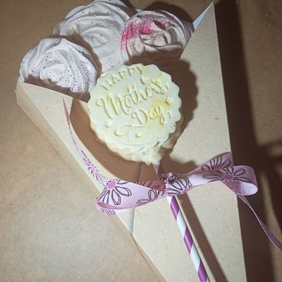 Meringue Pop Bouquet