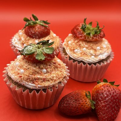 🧁 Strawberry Crunch CupBytes