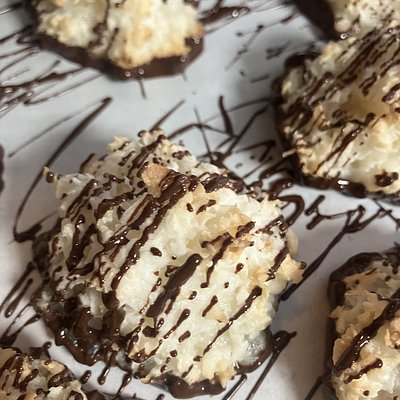 Coconut Macarons 