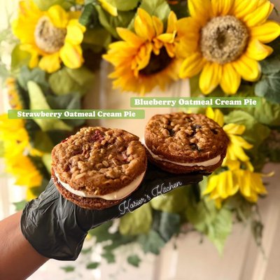 Blueberry Brown Butter Sourdough Oatmeal Cream Pie (Large)