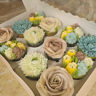 A Dozen Floral Cupcakes