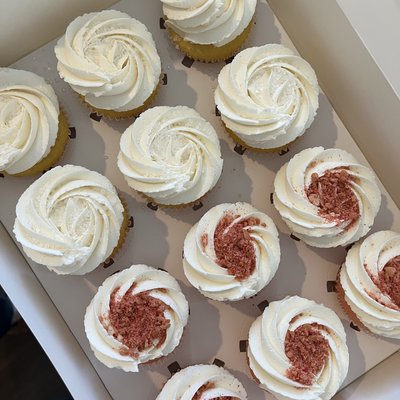 Deluxe cupcakes