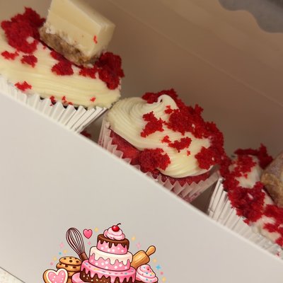 Red Velvet Cheesecake Cupcakes Half Dozen