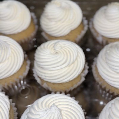 Vegan Vanilla Cupcakes-12 Count