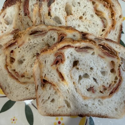 Pepperoni Pizza Sourdough Loaf (Machine-slice)
