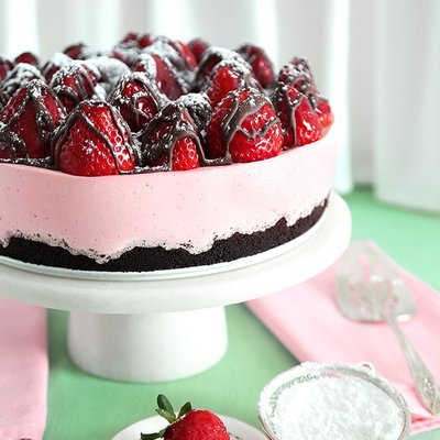 Chocolate Covered Strawberry Cheesecake