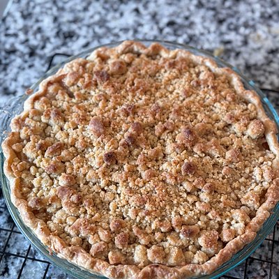 Apple Pickin’ Pie 9”