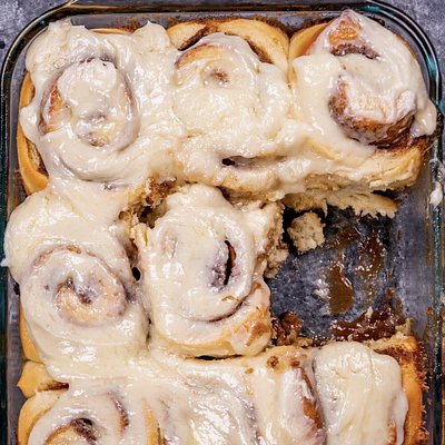 9 Cinnamon Roll Pan