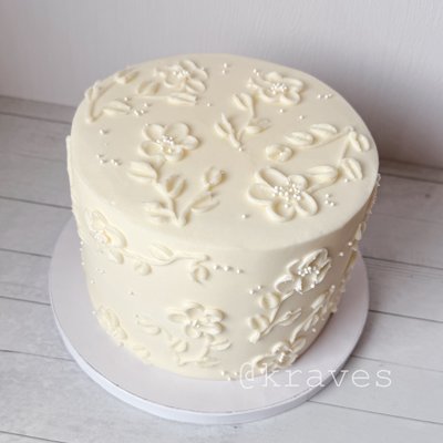 8” Round Sweetheart Cake