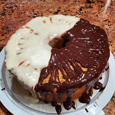 Half Chocolate Half Vanilla Glazed Pound Cake 
