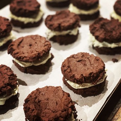 Chocolate Cookie Sandwiches With Mint Buttercream Filling