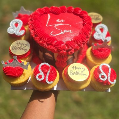 Bento Cake Box W/ Cupcakes 