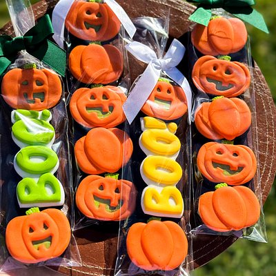 Boo With Pumpkin Minis