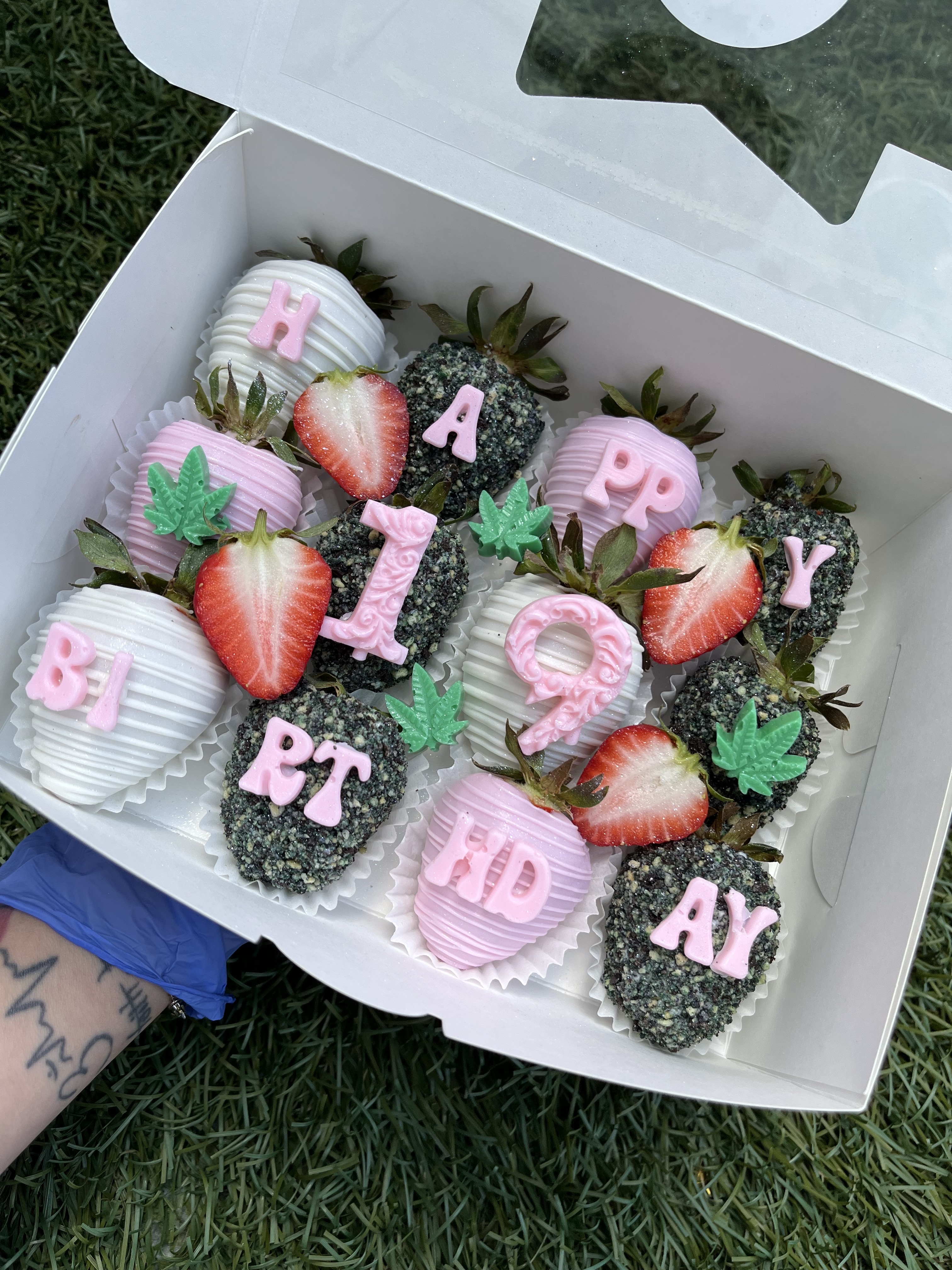 1 Dozen Chocolate Covered Strawberries