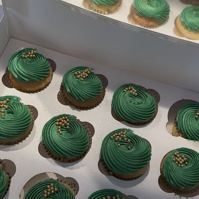 Classic Dozen Cupcakes