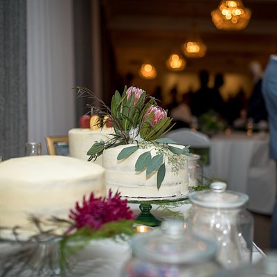 Custom Wedding Cakes