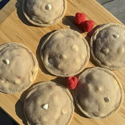 Raspberry White Chocolate Cheesecake Cookies