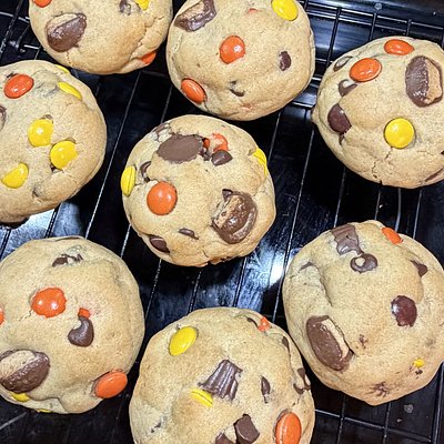 (12ct.- Large) Reese’s Peanut Butter Cookies