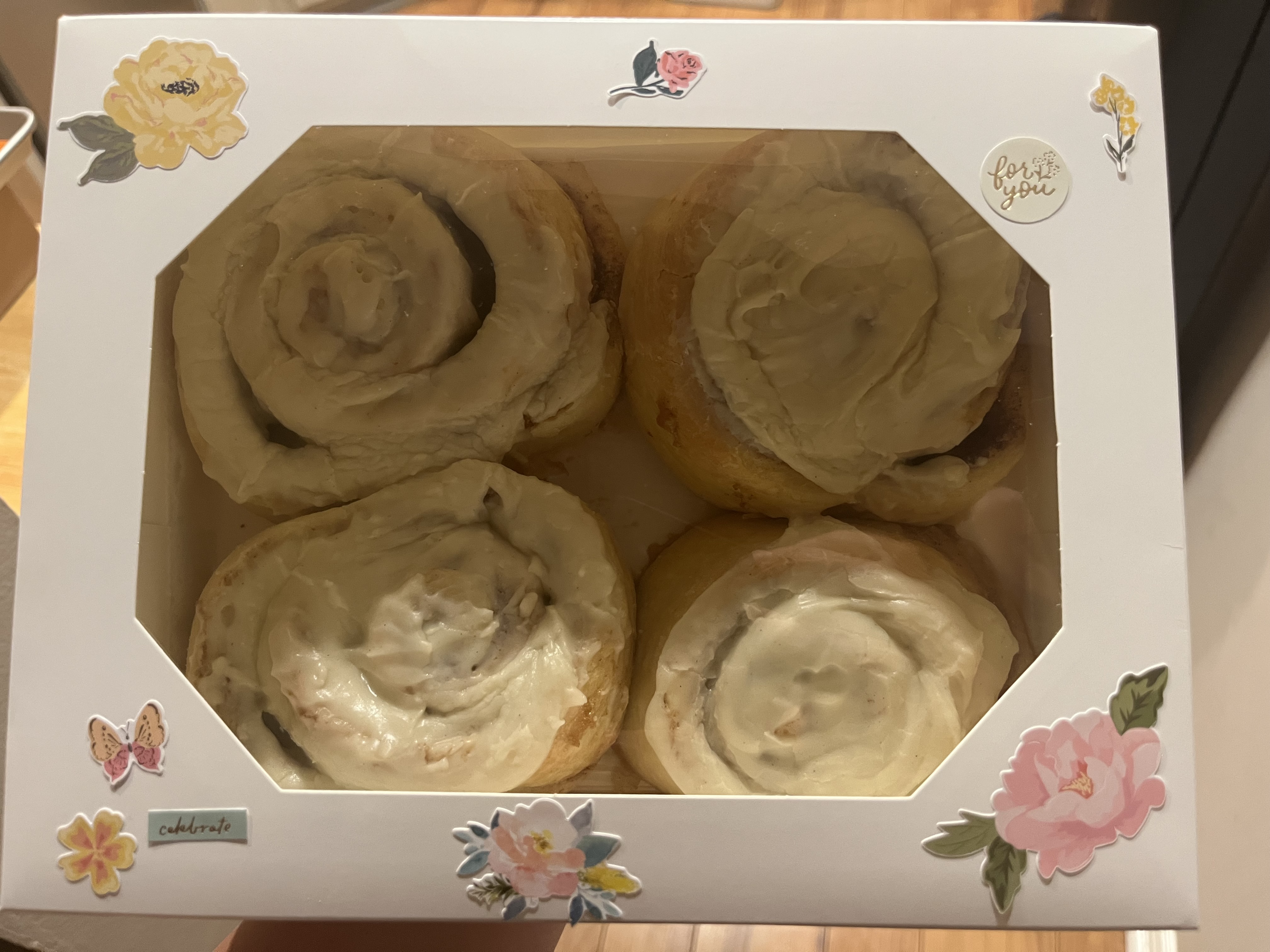 4 Pack Of Jumbo Cinnamon Rolls 