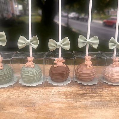 Custom Cake Pops With Clear Boxes And Bows 