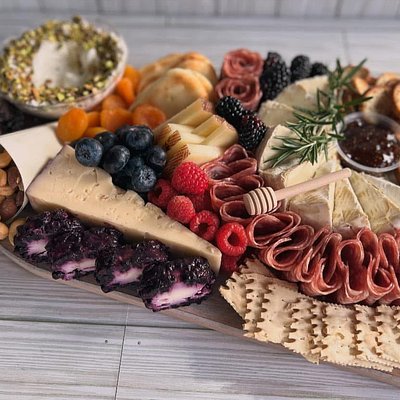 Charcuterie (feeds 10-14)
