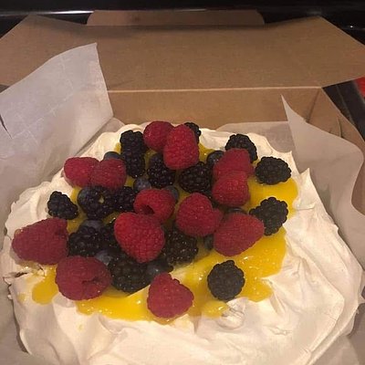 Mixed Berry Pavlova 