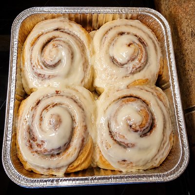 Classic- Cinnamon Rolls (4 Jumbo) With Vanilla Glaze