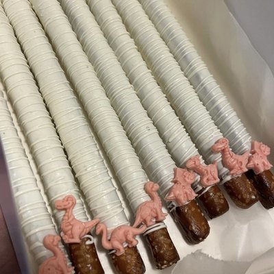 Chocolate Pretzel Rods