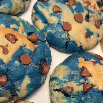 Blue Velvet Chocolate Chip Cookies 