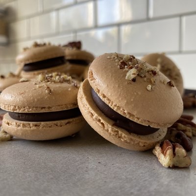 Chocolate Pecan Pie Macaron