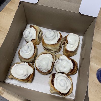 8ct Frosted Cinnamon Rolls