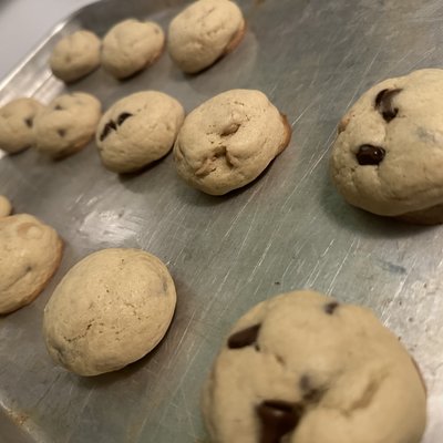 Chocolate & Peanut Butter Chip Cookies - Bakers Dozen 
