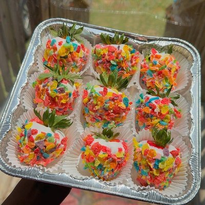9 CT Fruity Pebbles Strawberries 