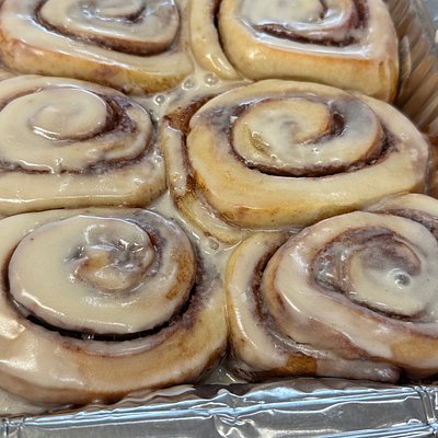 Classic Cinnamon Roll 1 Each Jumbo