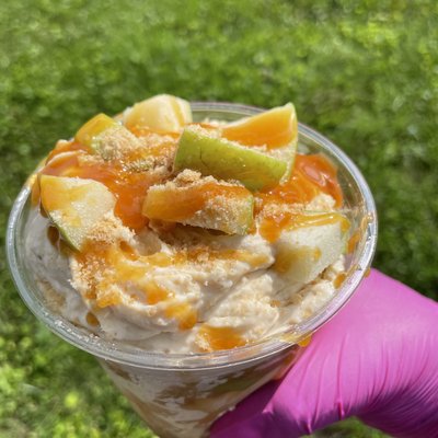 -16oz Caramel Apple Pecan Cheesecake W/ Cake 