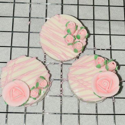 A Set Of 12 Chocolate Covered Oreos