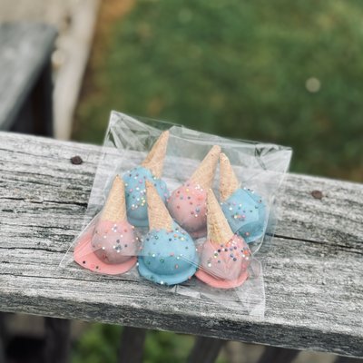 “Melted Snow Cone” Cake Pops 