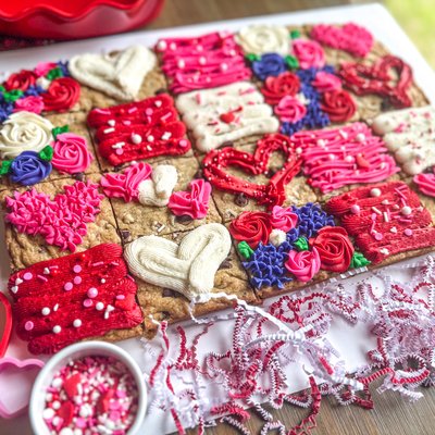 Pre-cut Decorated Cookie Cake
