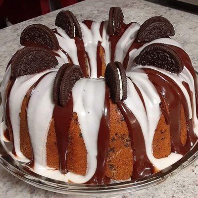 Oreo Pound Cake 