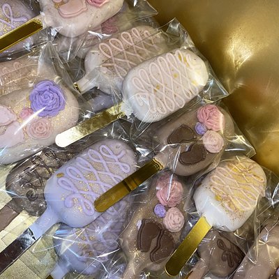 Cakesicles