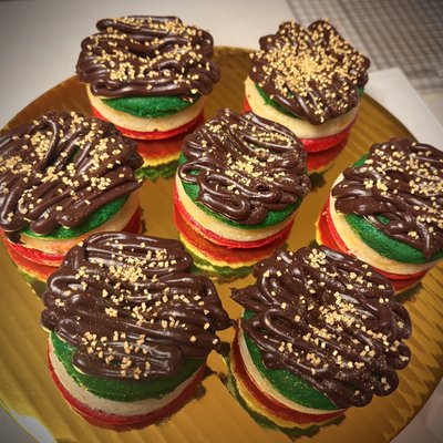 (6 Count) Classic Size - Seven Layer Cookie Donut Tray