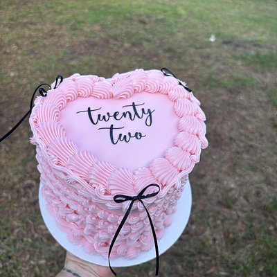6” 2 Layer Heart Cake 