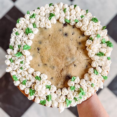 12 in Tulip Cookie Cake